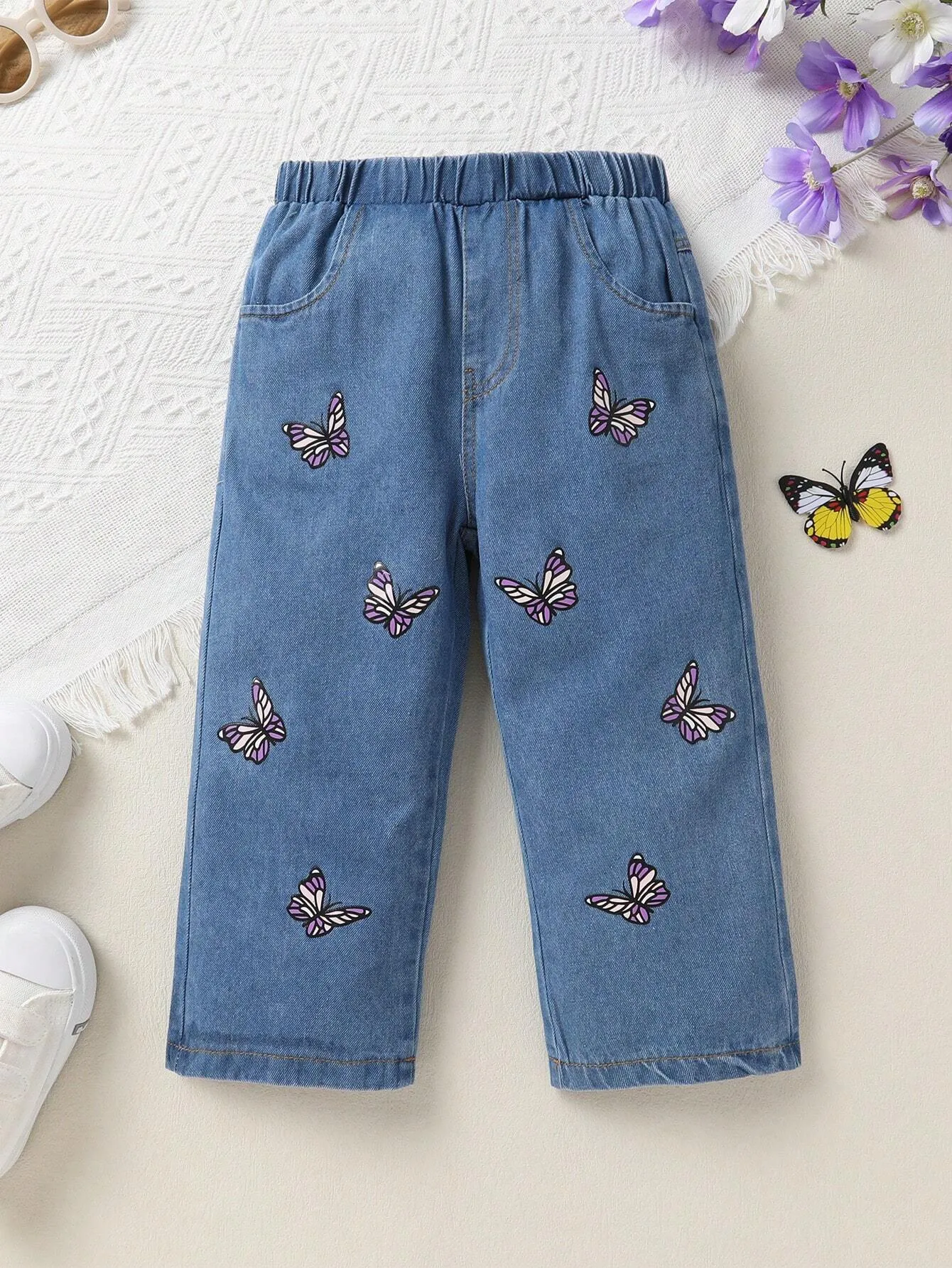 2-Piece Set Of Sweet And Cute Butterfly Printed Hooded Sweatshirt And Butterfly Printed Jeans For Little Girls, Soft, Comfortable And Breathable