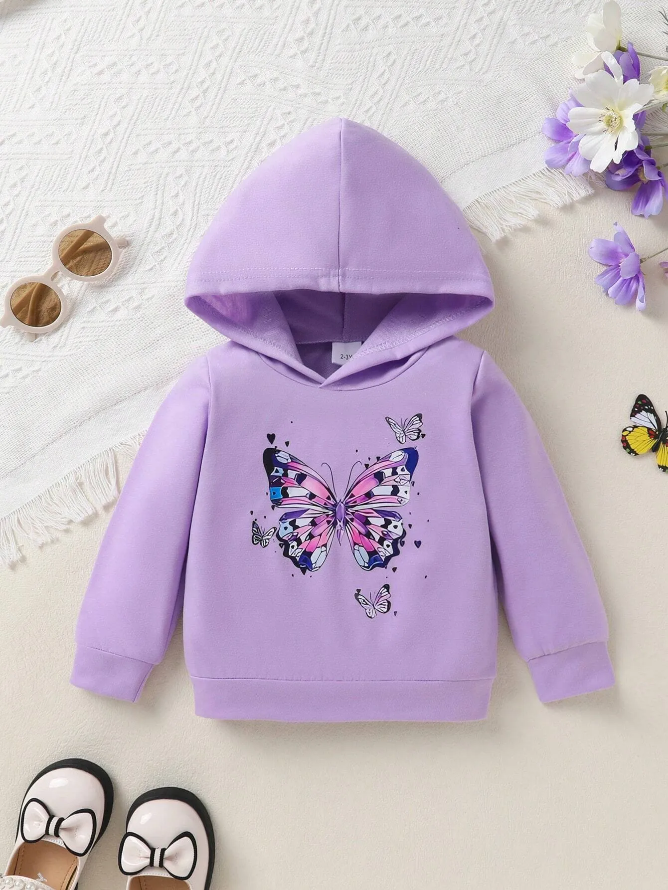 2-Piece Set Of Sweet And Cute Butterfly Printed Hooded Sweatshirt And Butterfly Printed Jeans For Little Girls, Soft, Comfortable And Breathable