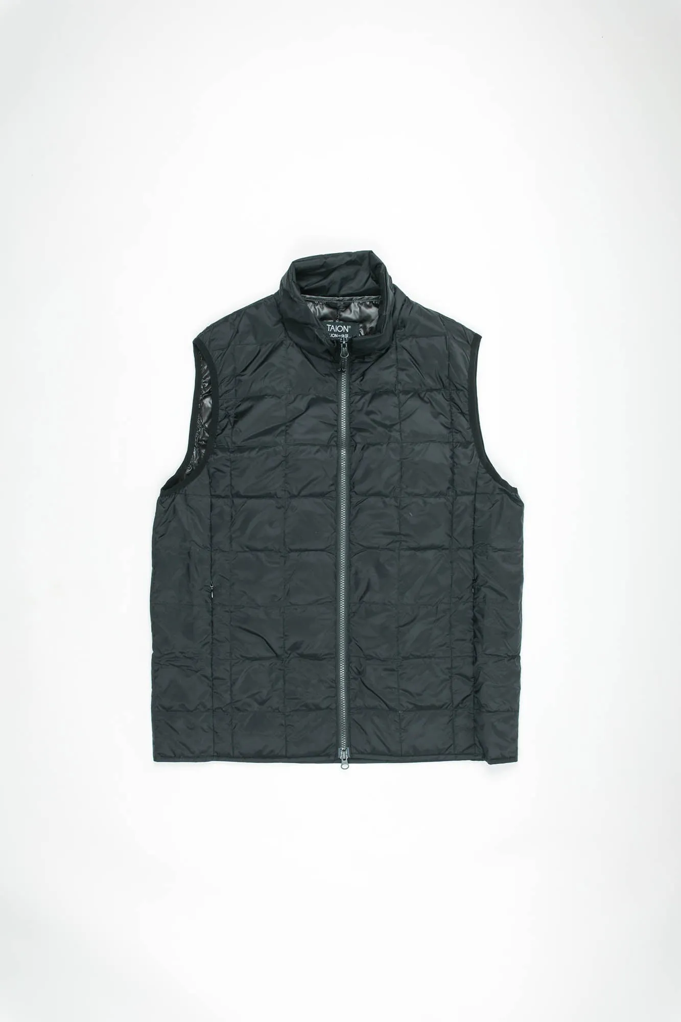 Hi Neck W-Zip Down Vest | Black