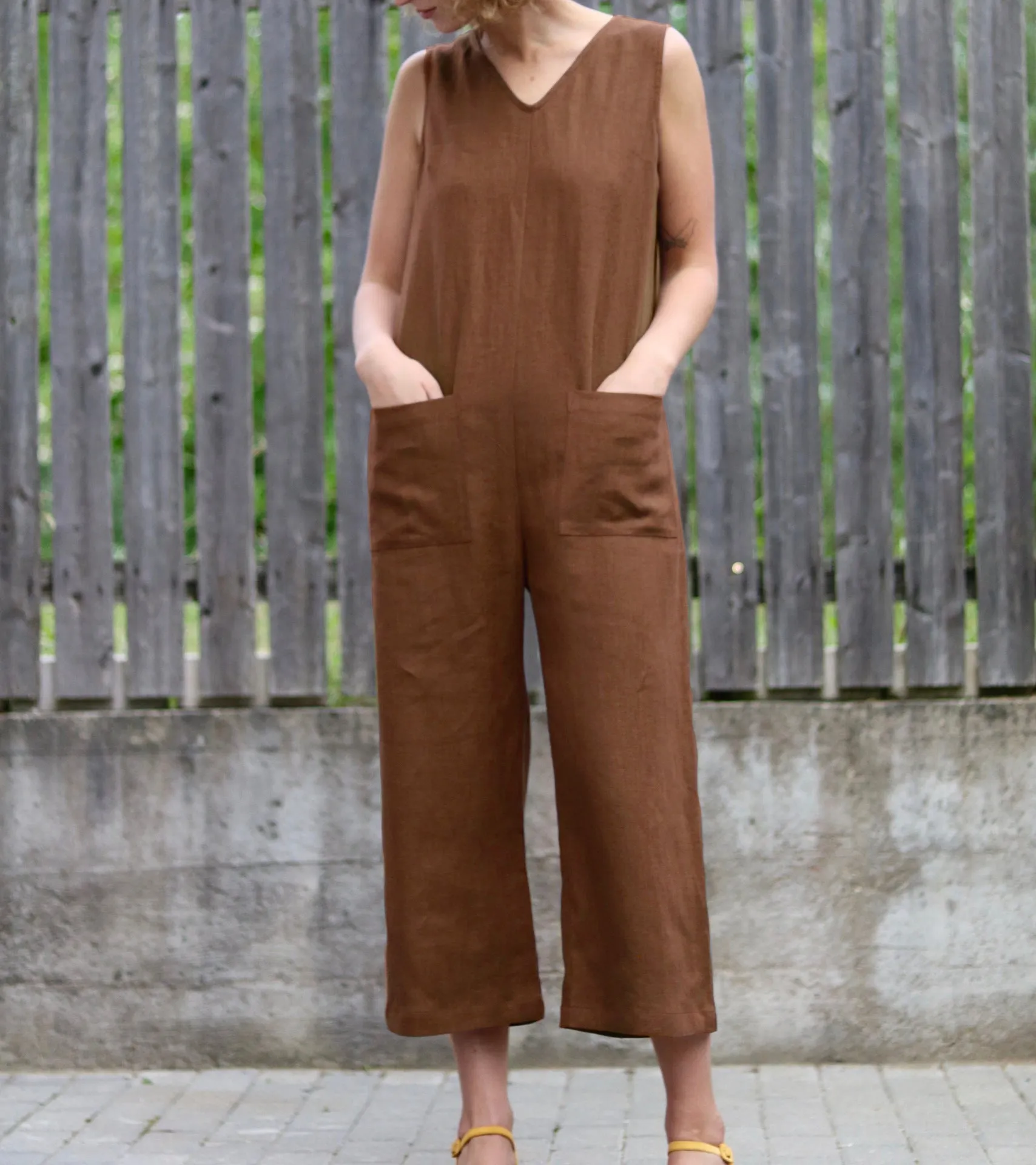 Women's casual pocket sleeveless straight jumpsuit